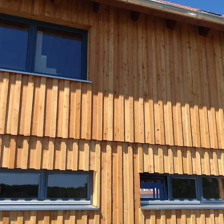 Moderne Wohlfuehlwohnung Auf Einem Dreiseitenhof Lichtenberg (Brandenburg)