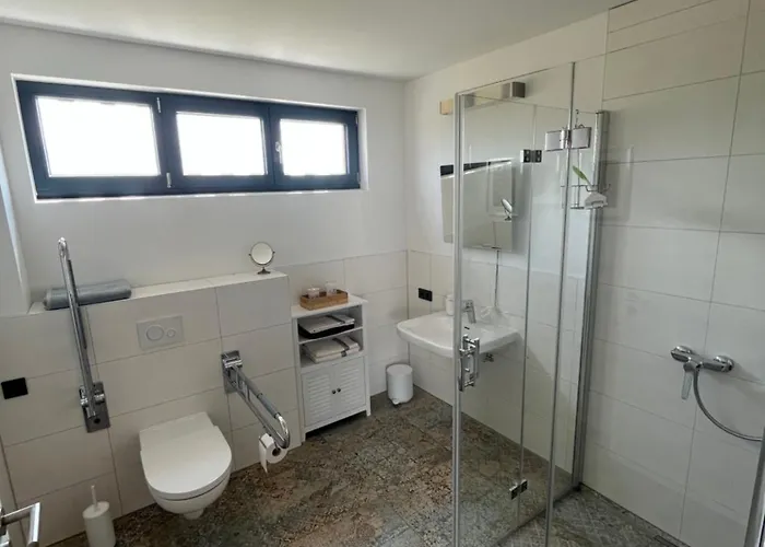 Moderne Wohlfuehlwohnung Auf Einem Dreiseitenhof アパート