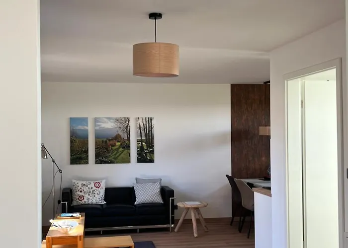 Moderne Wohlfuehlwohnung Auf Einem Dreiseitenhof アパート